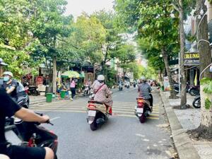 BÁN NHÀ ĐẸP 2 TẦNG VÀO Ở NGAY – TRUNG TÂM SƠN TRÀ, LIỀN NGAY SÔNG HÀN, XEM PHÁO HOA – MT NẠI NGHĨA – LÔ GÓC – CHỈ 4,X TỶ