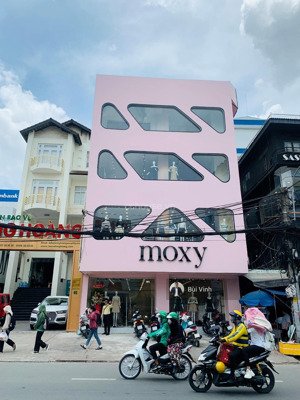 bán gấp mặt tiền 32-34 thái văn lung, bến nghé, quận 1. dt: 8x25m (200m2) 4 tầng bán 150 tỷ tl