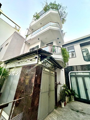 giá tốt nhất thị trường, nhà đẹp 4 tầng (4x15m) 5p ngủ, hẻm 4m đường lê văn sỹ, quận 3