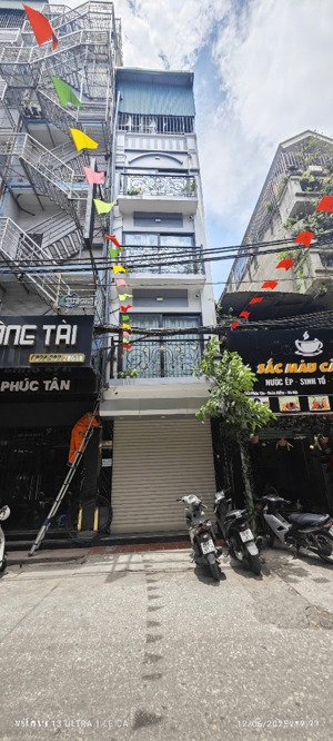 cực hiếm!!!cho thuê nhà mặt phố hàng mã, dt 350 m2, mt 4m- giá cực sốc