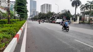 Bán Nhà Mặt Phố Quận Ba Đình 98m2-6T Th/Máy MT5,5m Vỉa Hè 6m 69 Tỷ Văn Cao.