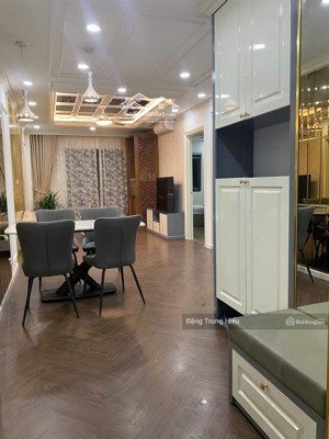 chính chủ bán căn hộ 70m, 2n2vs view nội khu cực đẹp, thoáng, mát giá chỉ nhỉnh 3 tỷ.