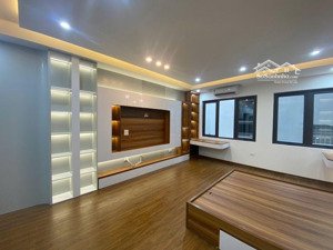 phố bạch mai- ngõ nông- mới từ móng- ở sướng -full nội thất- 42m-mt khủng