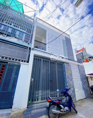 nhà hẻm ô tô ngô đến, gần chợ và trục đường 2/4, giá tốt cần bán nhanh!