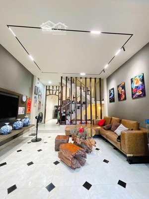 chủ nhà gửi bán gấp căn nhà đ.nguyễn bá tuyển, p.12, tân bình, 81m2, 2 tỷ 350, sổ hồng chính chủ