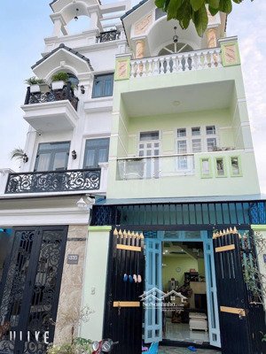 nhà 1 trệt 2lầu 4pn rẻ nhất nam khang nguyễn duy trinh