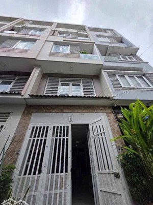 cho thuê nhà nguyên căn 309/5c nguyễn văn trỗi p.10, phú nhuận có sân đậu ô tô