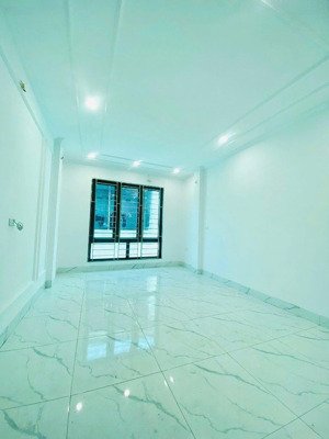 nhà hiếm tại kim giang - gần trường học, ubnd, mới xây 7 tầng thang máy - 6m ra ô tô