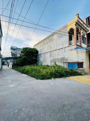 cần bán đất ngay tại cầu vai réo, gần đại học quốc gia và công nghệ cao có thể đầu tư hay xây trọ