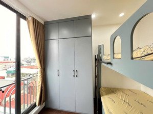 trống 1 phòng duy nhất căn 2 ngủ 1 khách có sẵn giường tầng và 1 phòng ngủ chỉ cần dọn đồ vào là ở