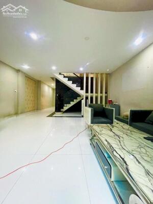 MT KINH DOANH ĐẮC ĐỊA - NGAY TRUNG TÂM NGUYỄN XÍ, P13 BÌNH THẠNH Diện tích: 5.5 x 32m – Công nhận đủ 142.5m²