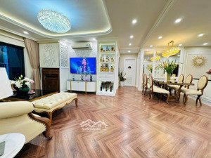 bán gấp căn hộ 3 phòng ngủ 110m2, giá 9,1 tỷ, full nội thất đẹp chỉ việc ở, 
