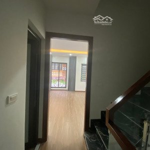 hồ tùng mâu nhú 6tỷ - nhà 5 tầng - mới kính koong - sẵn vào ở.