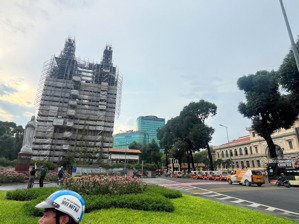 tin thật !bán nhà mt đồng khởi p bến nghé quận 1, dt:5x12 -kc 2 tầng, hdt 140tr/tháng giá bán 45 tỷ