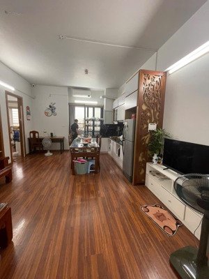 chủ nhà chuyển về quê gửi bán chung cư c14 bắc hà. diện tích: 82m2 giá tốt