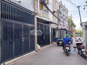 bán nhà 4 tầng ,full nội thất cao cấp mới leng keng, hẻm xe hơi ,giá chỉ 8 tỷ ,lâm văn bền , quận 7