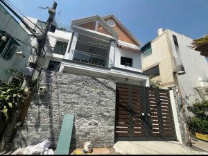 hxh sát mt đường phạm văn đồng, 7,5x13m, đs 7, p3, gò vấp, vị trí trung tâm, hơn 10 tỷ