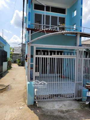 phòng 20m2 + lầu 1 , (cộng dt 40m2). sân trước nhà 16m2. nhà độc lập.