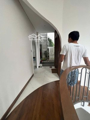 biệt thự hồ bơi hầm 4 lầu 38/9a-9b trần khắc chân, p. tân định, quận 1. : 13m x 20m.
