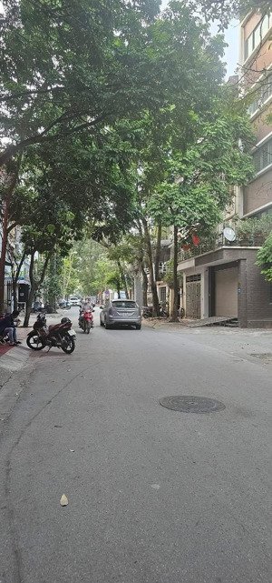 bán nhà 4 tầng kđt văn quán, ngay chung cư ct3a, phân lô vỉa hè, đường 3 oto tránh, gần chợ đầu mối