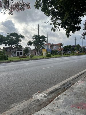 bán 192m2 ngang 7.7m. mặt đường 353 - phạm văn đồng, hải phòng