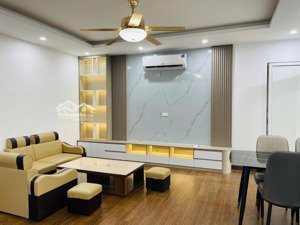 cần bán nhanh căn hộ 68m2 tầng cao view đẹp, sổ đỏ chính chủ đầy đủ nội thất