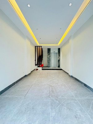 nhà ngọc thụy 7 tầng thang máy -dt35m2 full nội thất view triệu đô chỉ việc xách valy về ở