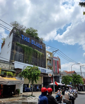 tòa nhà 6 tầng..600m...mặt tiền ngay ql22..tiện làm vp cty or trường học