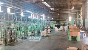 kho xưởng cho thuê đường container quận gò vấp , dt: 3,200m2