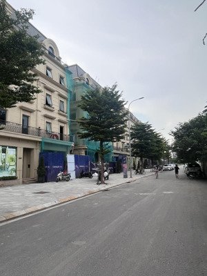 cần bán căn liền kề shophouse trung tâm thanh xuân 85.25m2 6 tầng đường 30m giá 33 tỷ bp