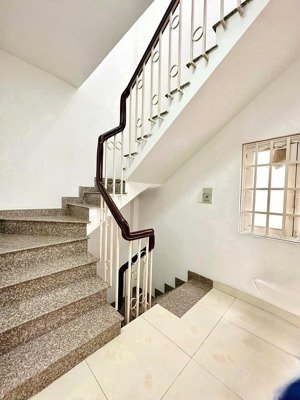 căn nhà hẻm xe hơi cho thuê giá rẻ duy nhất tại: trần khắc chân, quận 1