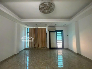 (hàng hiếm). bán gấp căn nhà cầu giấy 35m2*6 tầng dân xây, ôtô đỗ cửa, không lỗi phong thủy