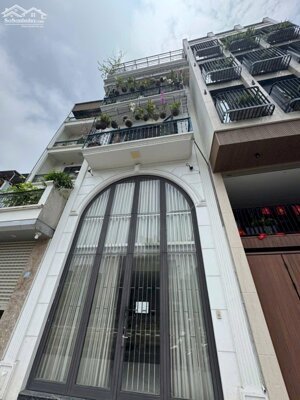 Bán Nhà Ngọc Lâm, Mặt Hồ Tai Trâu, Thang Máy, Gara Ô Tô, 72m2, 5T