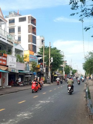 chủ gửi bán gấp, nhà diện tích khủng 4,1 x 24,2m, phạm thế hiển q8, sát đường nhựa, chỉ hơn 4 tỷ.