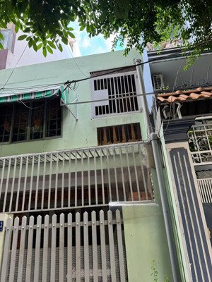 vài căn ra nguyễn trọng tuyển 68m2 4m x 17,5m. chỉ 10.x t.ỷ