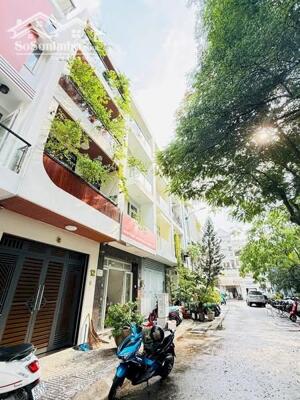 Nhà MT Đường Hoa Giấy Phường 7 Quận Phú Nhuận.