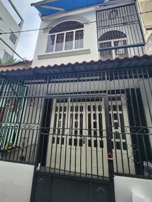 nhà âu dương lân f3-q8, dt:4,1m x 11m, 2t, full thổ cư hiện hữu. chào giá 4,8 tỷ tl.