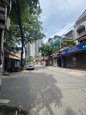 bán nhà phố đức giang- vỉa hè- 3 xe tránh- kinh doanh- giá đầu tư,hiếm. dt:90m2,mt:4.5m. 4 tang