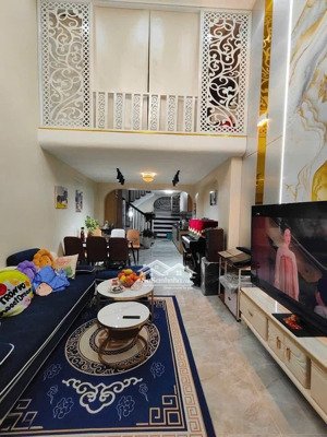 gấp! cầu giấy, ngõ 3 gác tránh thông, dân xây chắc chắn 70m ôtô ra phố, thoáng, sân xe, 41m2*5t