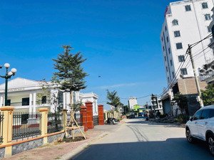 cần bán lô đất đấu giá đẹp nhất huyện yên mỹ 110m², mặt tiền 5m, đường trước nhà 13m, sẵn sổ đỏ.