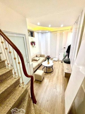 nhỉnh 4 tỷ - ngõ thông - 5 tầng 3 ngủ wc khép kín - cách ô tô tránh 15 mét - ô tô qua 2 đầu