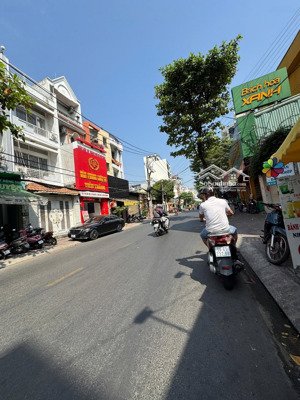 mt quận tân phú, khúc sung, kd mọi ngành nghề mt cầu xéo 4 x 17m. 1 trệt 3 lầu giá 11 tỷ tl