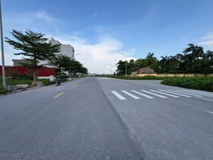 chính chủ cần bán 1 lô liền kề kdc lạc phú 3 - yên dũng - bắc giang