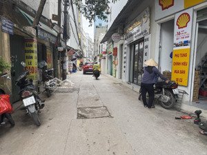 hồ tùng mậu 6 tầng thang máy mới tinh, ô tô nội thất cao cấp giá rẻ.