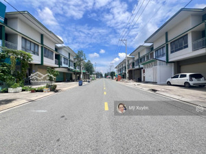 bán căn shophouse tại oasis city, giá 1,7 tỷ, 85m2 full thổ cư, vị trí đẹp, gần công viên bờ sông