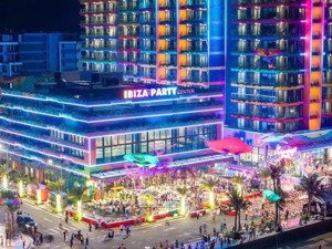 chính chủ cần nhượng lại căn hộ cao tầng mặt biển flamingo hải tiến full nội thất