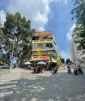 nhà cho thuê góc 2 mặt tiền số 301 - 303 ngô gia tự quận 10