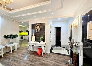 chính chủ bán nhà cc thang máy, nguyên hồng, nguyễn chí thanh, có chỗ để ô tô, xe máy, nhà đẹp