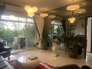 bán căn hộ cảnh viên 2 góc view công viên , full nội thất cao cấp, giá rẻ nhất chỉ 8,9 tỷ