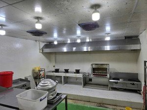 sang nhượng bếp ăn công nghiệp 200m2 ở quận 8